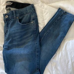 TORRID Bombshell Skinny Feel the Fit Jeans, premium stretch. Size 12R.